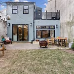 Designer 3 Bedroom Townhome With Beautiful Backyard