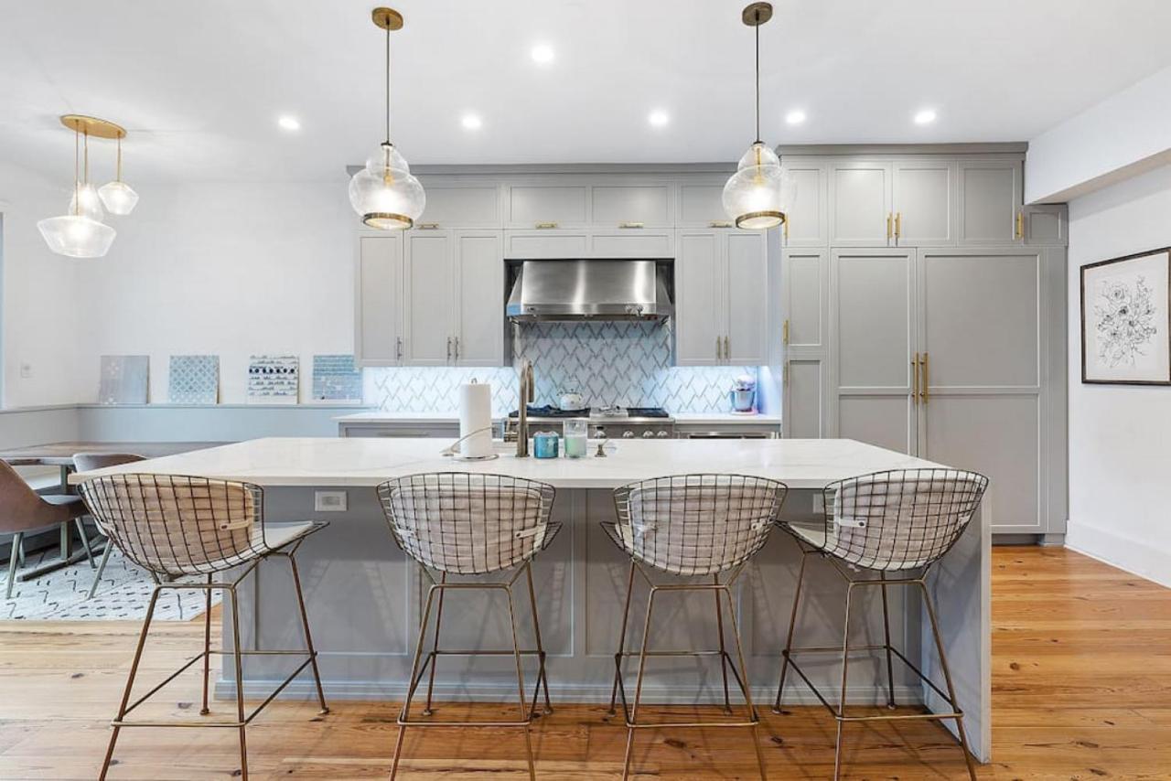 Holiday home Designer 3 Bedroom Townhome With Beautiful Backyard *