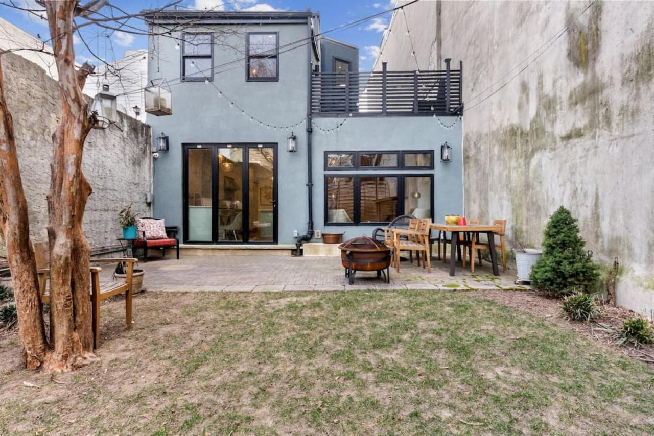 Designer 3 Bedroom Townhome With Beautiful Backyard Holiday home Philadelphia