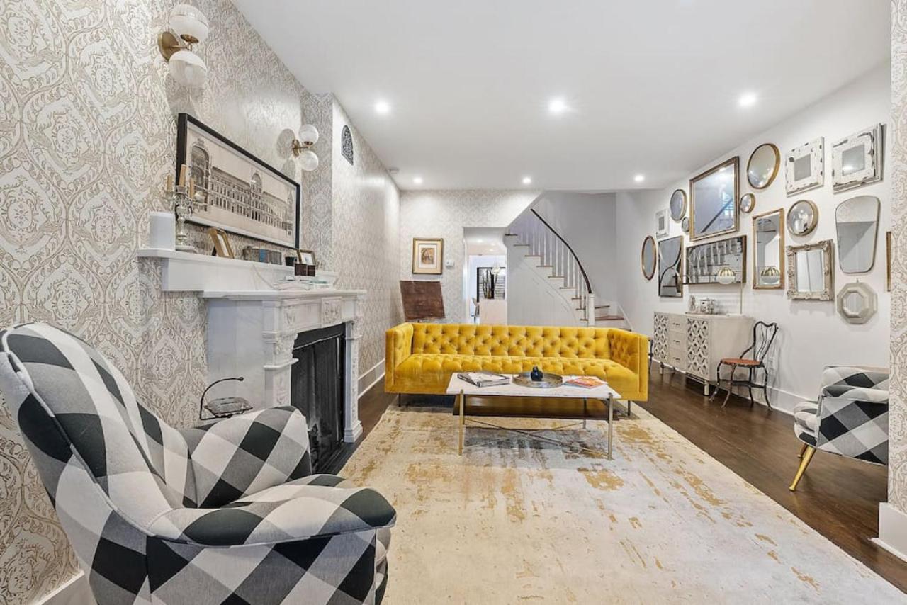 Designer 3 Bedroom Townhome With Beautiful Backyard Holiday home Philadelphia