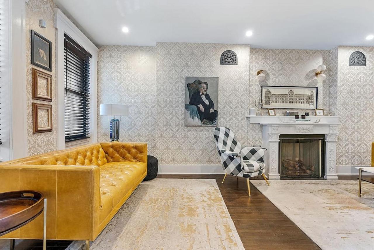 Designer 3 Bedroom Townhome With Beautiful Backyard *