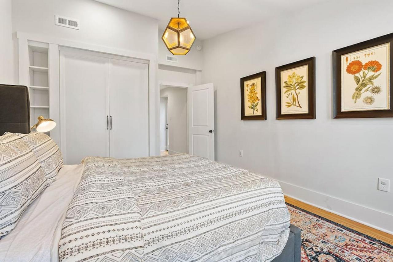 Designer 3 Bedroom Townhome With Beautiful Backyard Сasa de vacaciones *