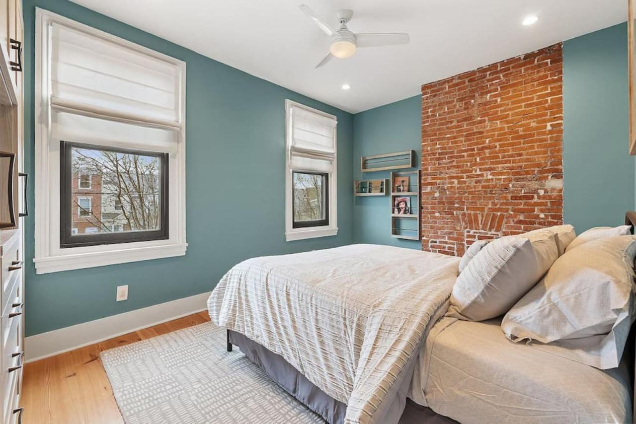 Holiday home Designer 3 Bedroom Townhome With Beautiful Backyard