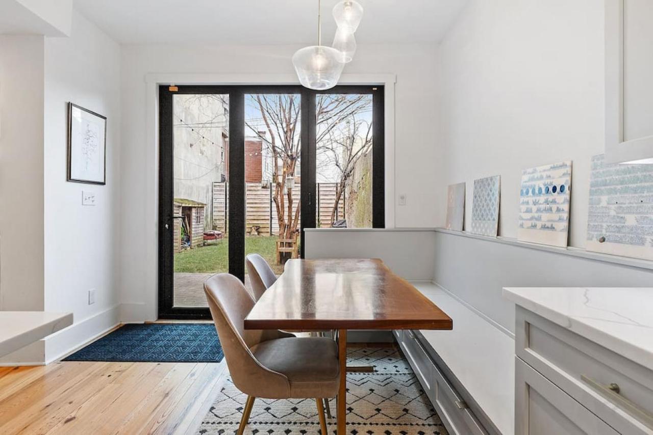Designer 3 Bedroom Townhome With Beautiful Backyard * Philadelphia